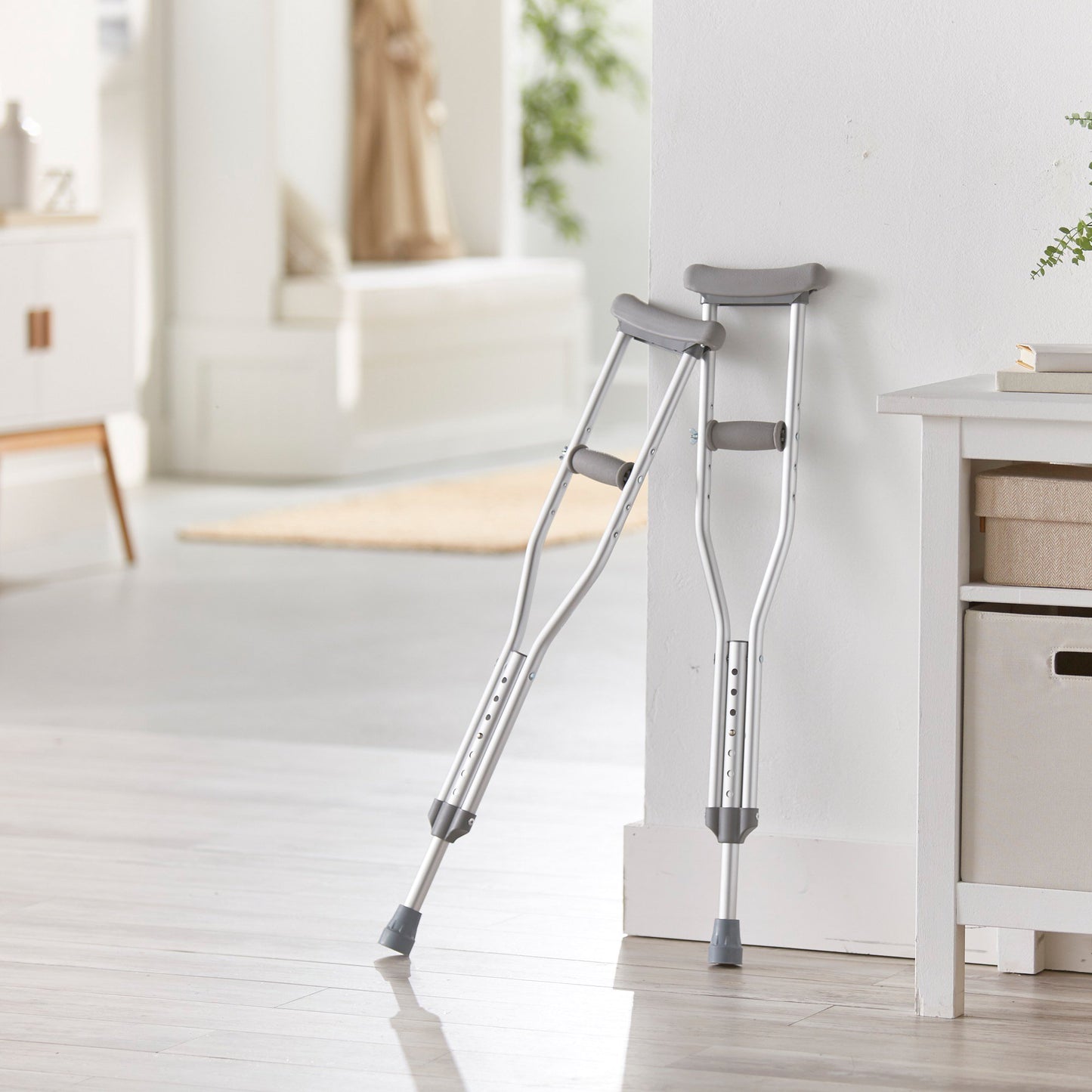CRUTCH, ALUM PUSH BUTTON ADJ CHLD 175LBS
