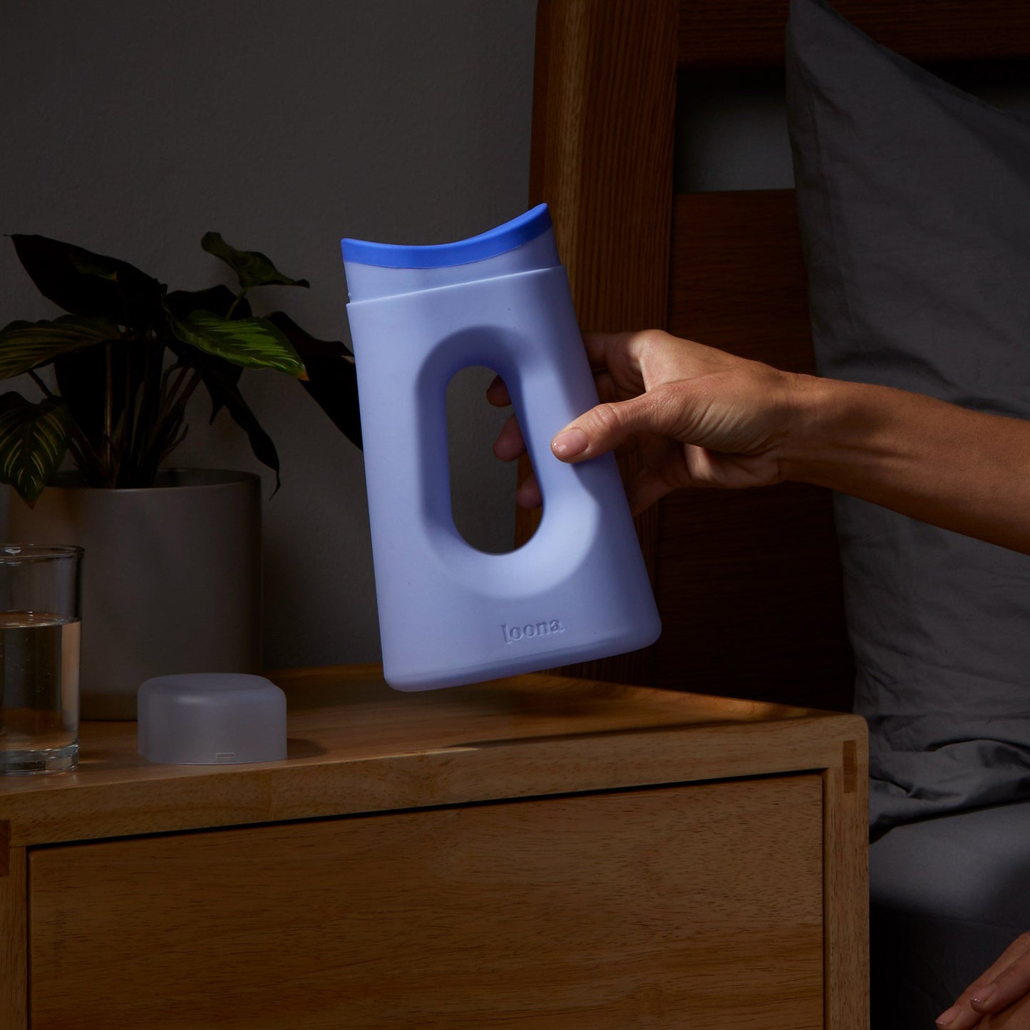 URINAL, PORTABLE F/BEDSIDE & ON-THE-GO LOONA FML BLU