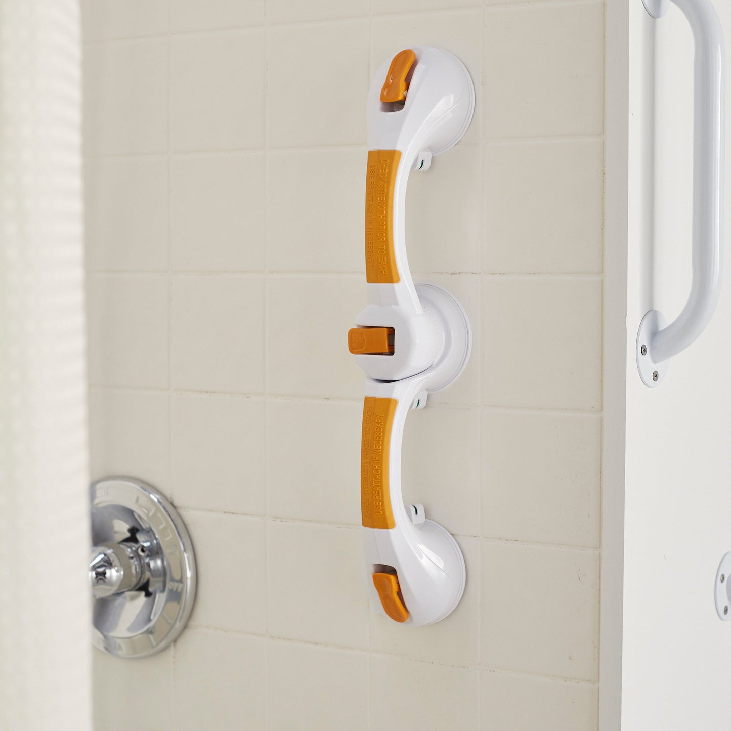 GRAB BAR, SUCTION ROTATING 19.75"