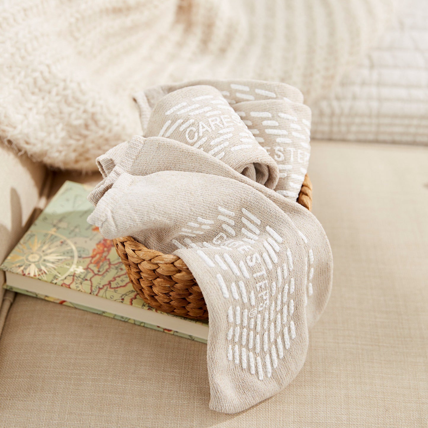 SLIPPER, SOFT SOLE BGE LG ADLT