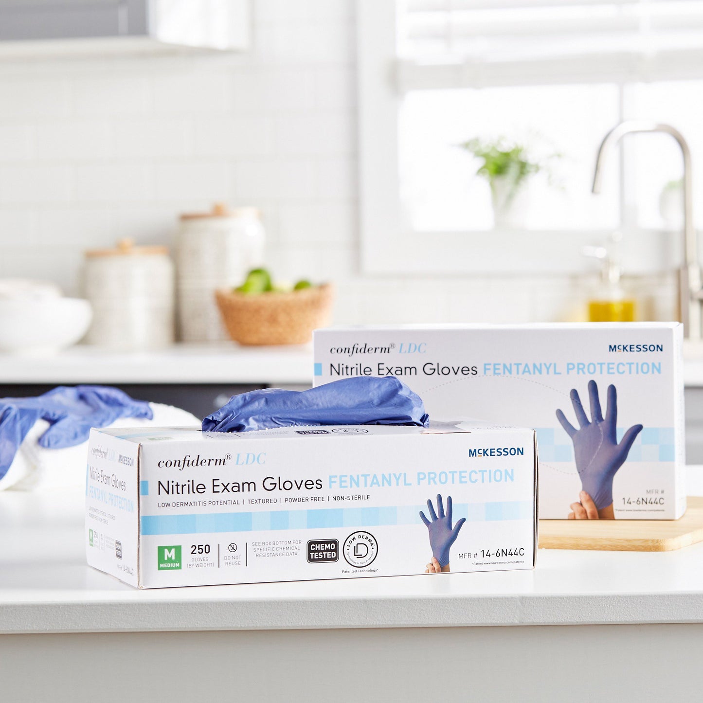 GLOVE, EXAM NTRL MED N/S CHEMOLDC BLU