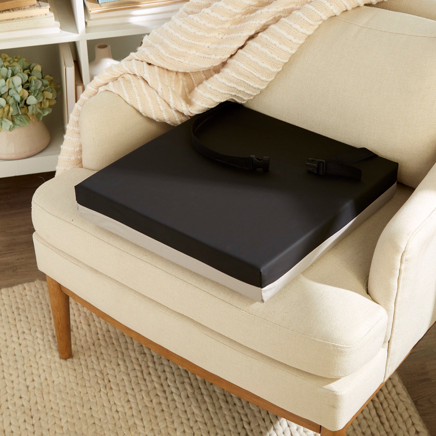 CUSHION, SEAT PROTEKT FM 18"X18'X3"