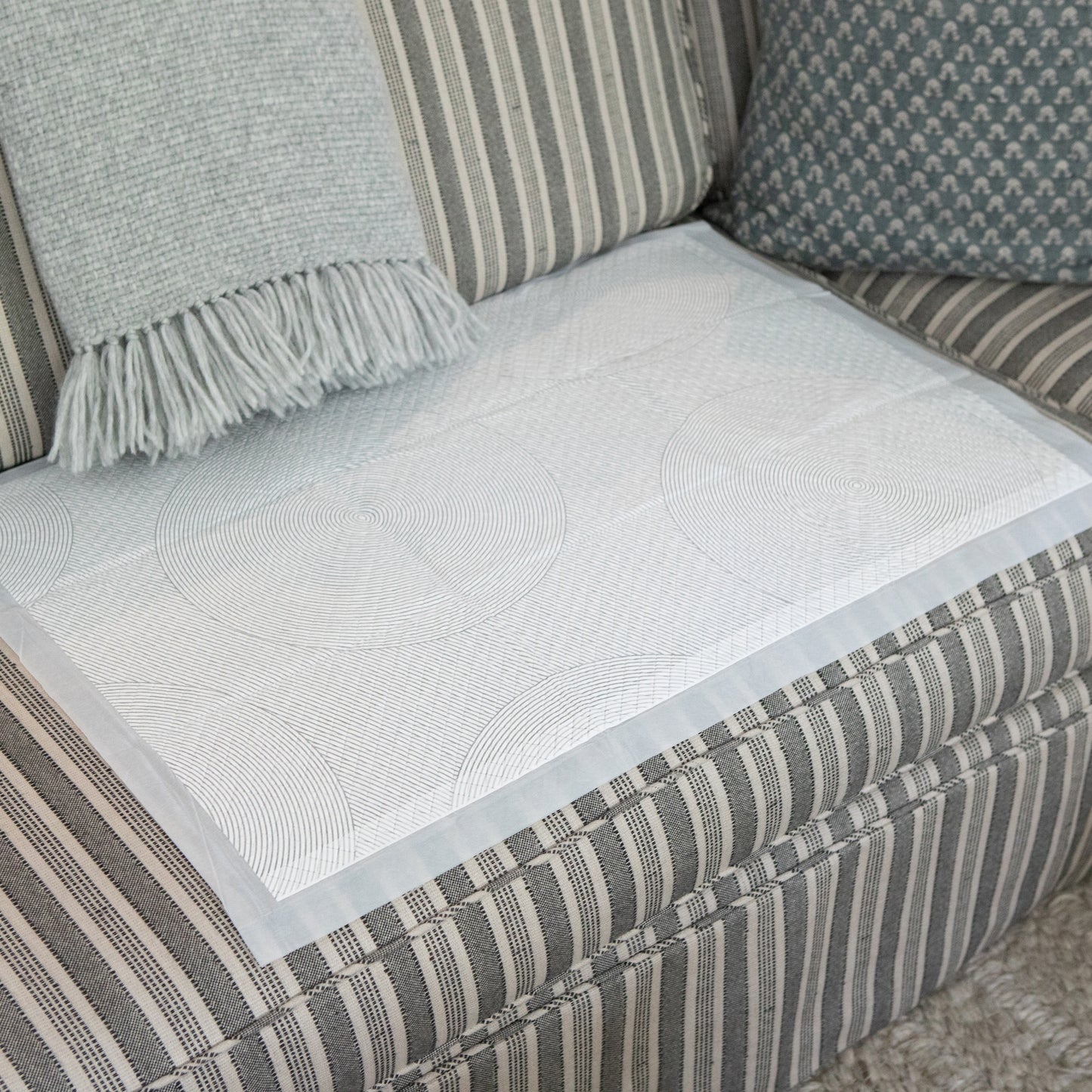 UNDERPAD, FLOURISH ABSRB F/SOFAS/BED DOVE GRY