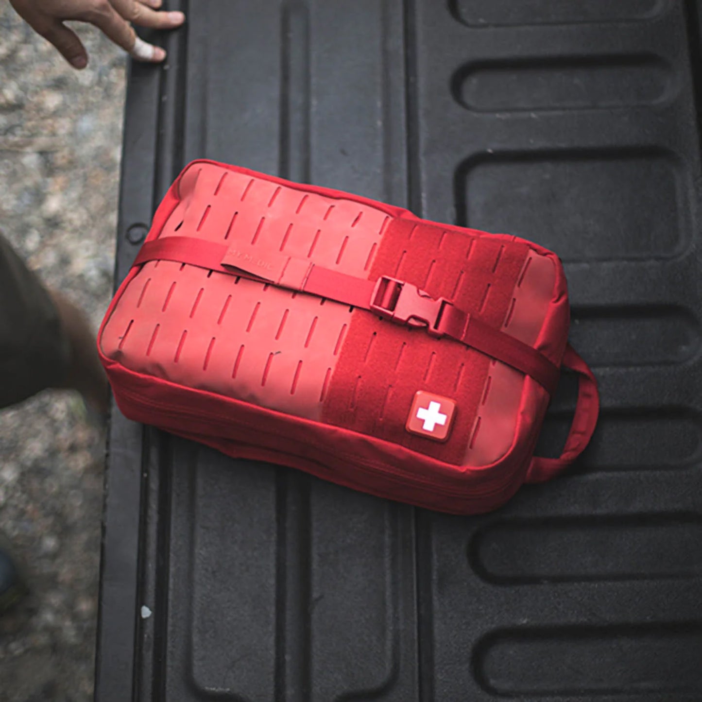 FIRST AID KIT, MYFAK LG STD 200PC NYLON BG RED 14X8.75X6"