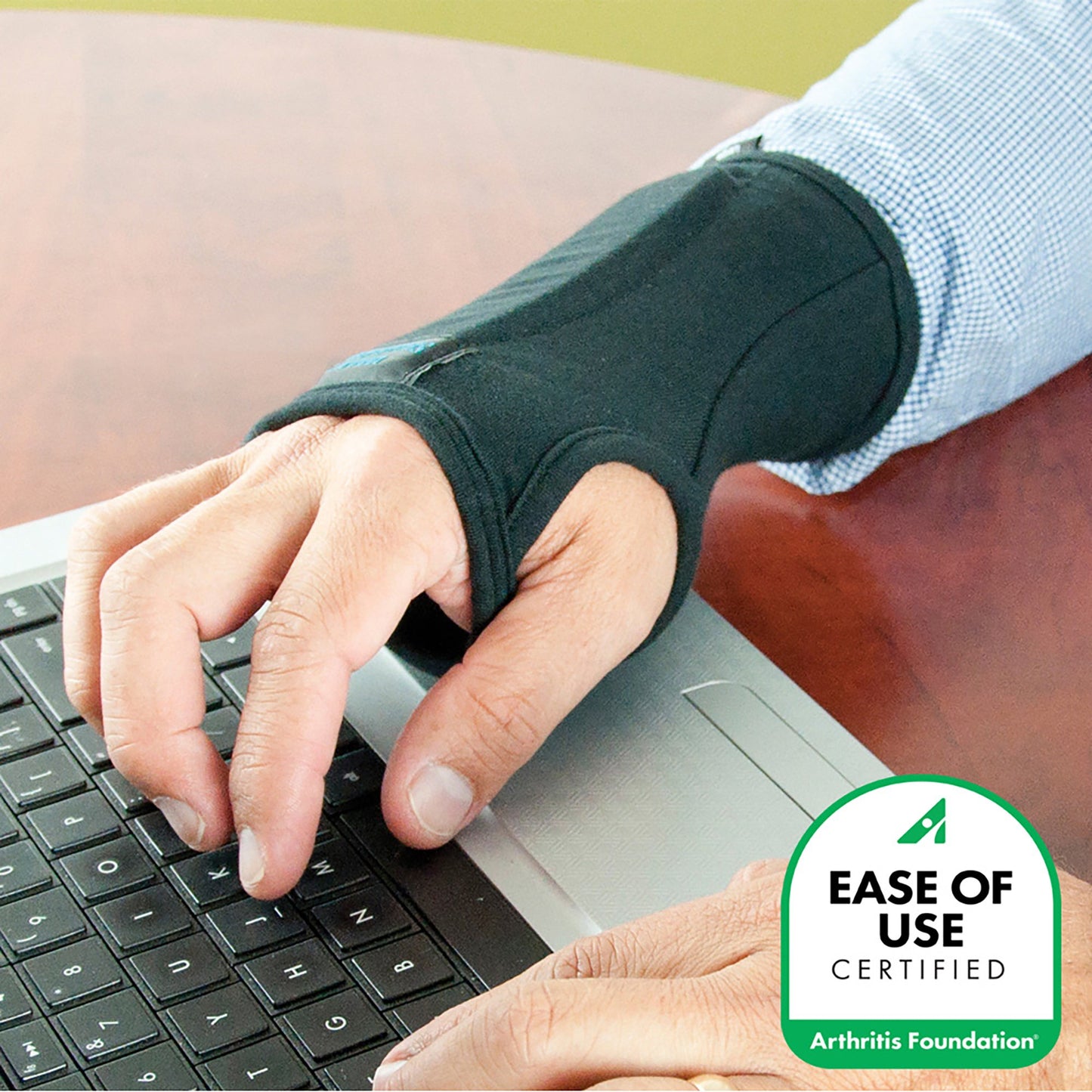 WRIST BRACE, ARTHRITIS/CARPELTNLIMAK SMRTGLV MED BRWNMF