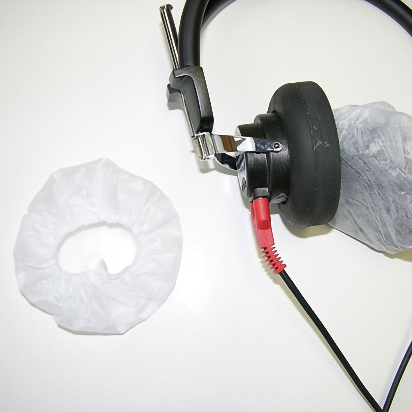 COVER, HEADPHONE F/AUDIO DISPWHT