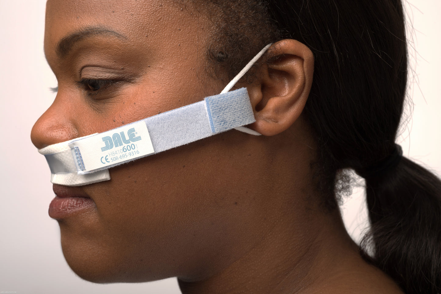 HOLDER, NASAL DRESSING